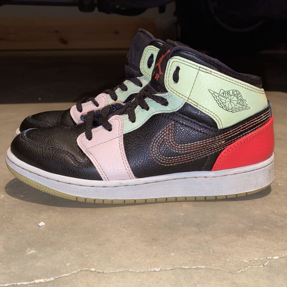 Nike Air Jordan 1 Mid